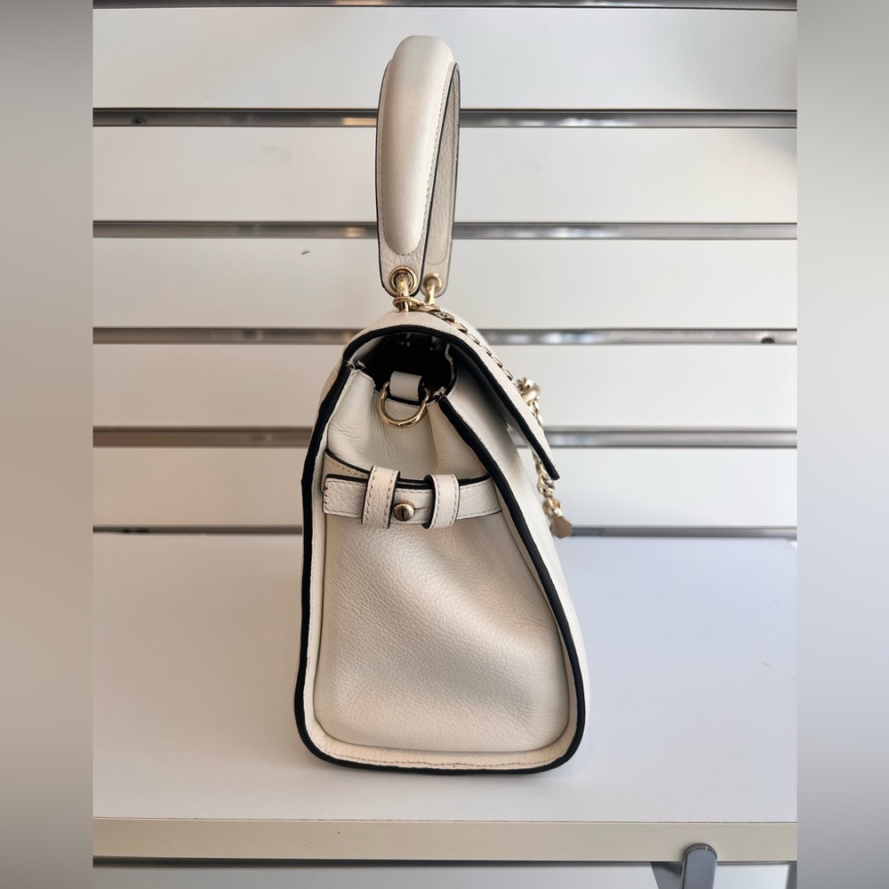 Luana Made in Italy - Chic Cream Satchel with Gold Chain - Picture 5 of 17